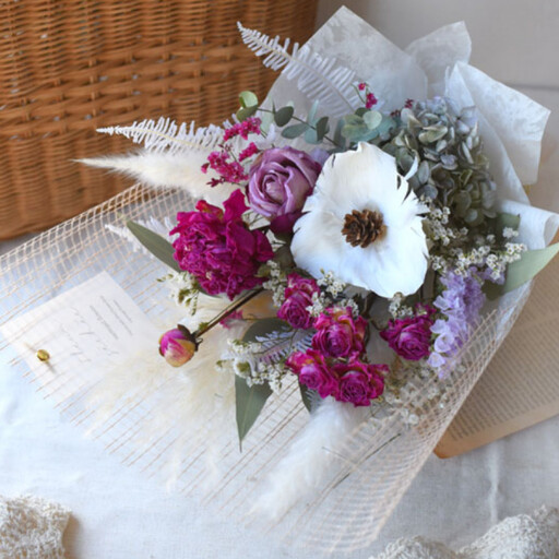 [母の日]プレミアムドライフラワー・ブーケ ココラベンダー[お届け日:2026年5/4〜5/10 当店おまかせ ]母の日カード付き[ 母の日 ギフト アレンジ 花 贈り物 大阪府 門真市 ]