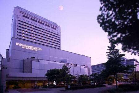 【神戸ベイシェラトンホテル＆タワーズ】平休日1泊朝食付 ペア宿泊券《シェラトンフロア　デラックスツイン》