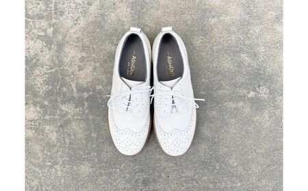 軽量メダリオンシューズ　【アイボリー / サイズ　23.0センチ】