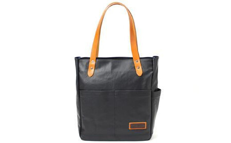 新品 Bermas ブラック トートバッグ (豊岡鞄認定) BERMAS COMMUTE×「豊岡鞄」コラボシリーズが新登場 | BERMAS