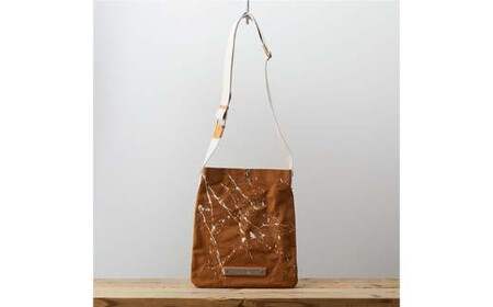 clipmarks warehouse / alley M(p) / mustard