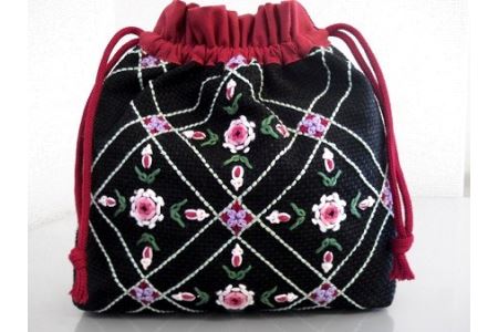 花柄刺繍の巾着袋