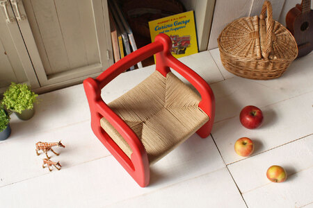 ファニファニの赤ちゃん椅子　ami‐アミ（レッド）