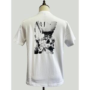 迫 風歌「木を彫る人」/ T-shirt(バックプリント)・ユニセックス/ サイズS