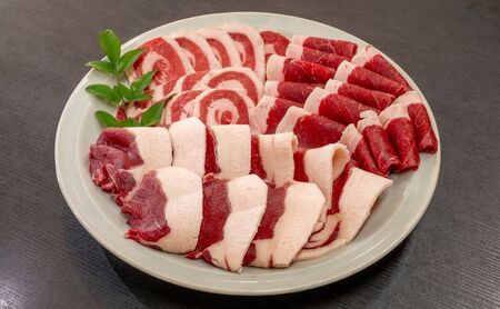 ボタン鍋セット 2〜3人前(300g)お歳暮 猪肉(ロース・もも肉・バラ)・自家製味噌付き 食べ比べ