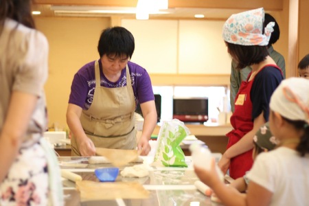 パン 天然酵母ピザ作り体験チケット+パンのお土産付き(1人) パン くりぱんクラブ パン ギフト プレゼント パン 贈答品 お礼の品 パン 奈良県 奈良市 奈良 なら 30-043