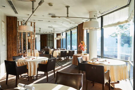 お食事券 「仏蘭西料理 ラ・テラス”イリゼ” 」「仏蘭西料理 ラ・テラス 」 で使える 24,000円分 チケット ディライト株式会社  80-004 食事券 ディナー ランチ 奈良 食事券 有効期限なし 奈良