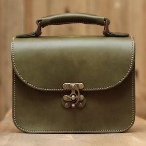 蝶モチーフのアンティークなヌメ革2wayバッグ≪グリーン≫[hrn08]