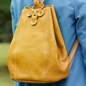 ナチュラルテイストのヌメ革リュック(レザー 牛ヌメ革)≪イエロー≫[hrn12]