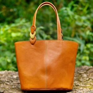 さりげないバイカラーのヌメ革ミニトートバッグ(レザー 牛ヌメ革)≪キャメル×ライトグリーン≫[hrn18]