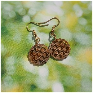 茶蝶貝のレース彫刻「麻」ピアス_装飾品・工芸品 ピアス・イヤリング アクセサリー _
