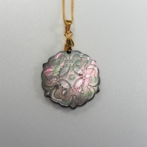 25ミリ!「華」のペンダント 黒蝶貝_装飾品・工芸品 ペンダント・ネックレス アクセサリー _
