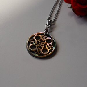 茶蝶貝「大極門の錺金具」ペンダント