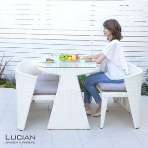 LUCIAN ラタン調ガーデンテーブル4点セット ホワイト 4人掛け ／ コスティック インテリア 屋外テーブル テラス コンパクト 省スペース設計 奈良県 御所市