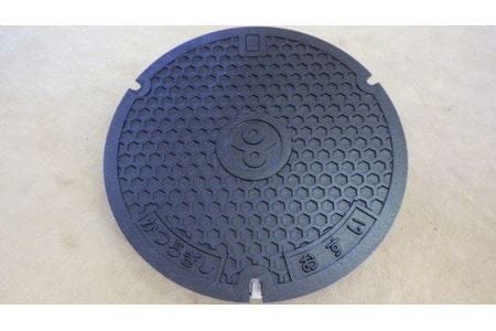 奈良県葛城市　和柄亀甲デザイン　未使用マンホール鉄蓋【kgsi001】