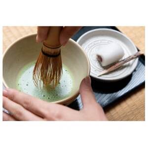 歴史ある茶室で憧れの茶道体験