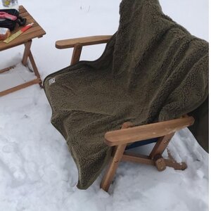 キャンプ、焚火に　アルバートン社の難燃ブランケット　赤外線を吸収して発熱するボア　カーキー色【1320765】