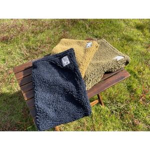 冬キャンプ、アウトドアに!! alberton社のsliva knit のネックウォーマー ネイビー