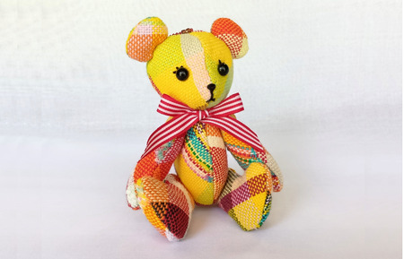 [思いやり型返礼品]さをり織り くまちゃん ぬいぐるみ キーホルダー 障がい者支援 福祉作業所