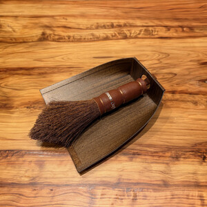 国産棕櫚手箒レザー ブラウン 柿渋はりみ塵取り(穴あき)セット [FM16]