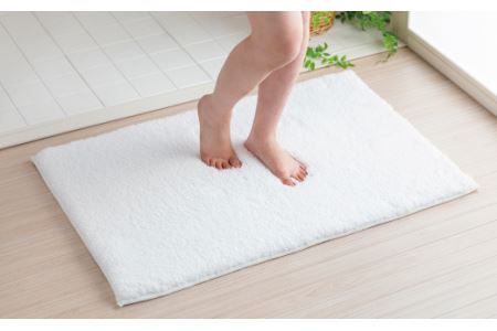 思わず頬ずりしたくなるバスマット プレミアム60x90ｃｍ　ホワイト