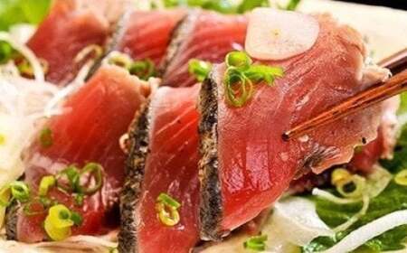 黄金藁焼き一本釣り 鰹タタキ 1kgと藻塩(5パック)のセット / かつお 鰹 かつおのたたき 海鮮 人気 [nks102C]