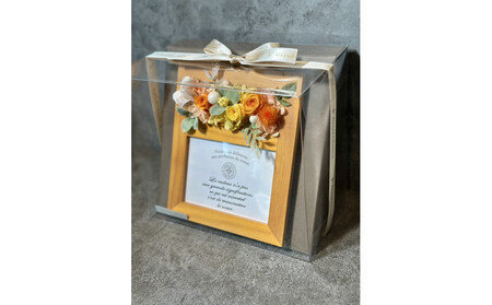 ブリザードフラワーのフォトフレーム(木製スタンドタイプ)[イエロー]