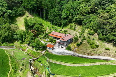 [要事前連絡]ドローン空撮サービス(島根県大田市内撮影限定)[有資格者 ドローン 撮影 自宅 マイホーム 実家 会社 静止画 思い出 記念 不動産 眺望撮影 風景 自然 ゆかりの地 風景写真]