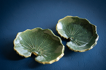 [日展入選作家作]つわぶき葉皿2枚