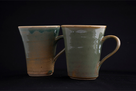 [青山窯]錆浅葱色と白の濃淡が味わい深い綾焼き[マグカップ2個セット]