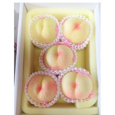 岡山県産 清水白桃 5〜6玉入り 1.5キロ 化粧箱入り[配送不可地域:離島・北海道・沖縄県・東北・関東・信越、北陸]