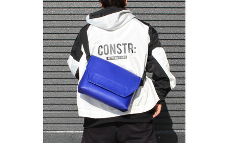 ＼年内発送／メッセンジャーバッグ C / ブルー M003C