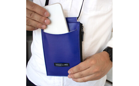 ＼年内発送／ネックケース/ ブルー M087