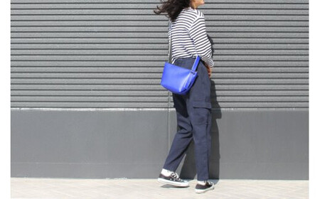 ＼年内発送／ポシェット /ブルー M023