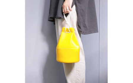 ＼年内発送／巾着ポーチ/ イエロー M107