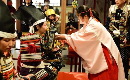 [標準プラン]太鼓でお出迎え!鎧に着替えて、村上海賊ゆかりの因島最古の神社で鎧武者等祈願体験 (約2時間のコース)大人(13歳〜)2名
