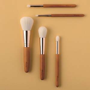 熊野化粧筆 Makiko 5P(パウダーブラシ・チークブラシ・アイシャドウブラシL・アイシャドウブラシM・リップブラシ)[メイク 化粧筆 パウダー チーク アイシャドウ リップ 熊野筆 伝統工芸 職人技 高級 セット] 14-38