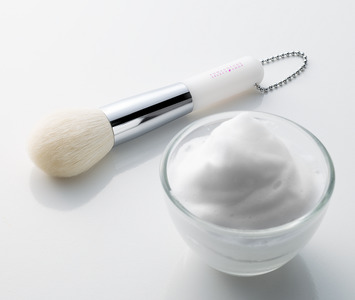 熊野化粧筆 洗顔ブラシ[洗顔ブラシ 洗顔料 泡 濃密泡 敏感肌 美肌 熊野筆 伝統工芸 職人技 高級 手作り お手入れ] 16-5