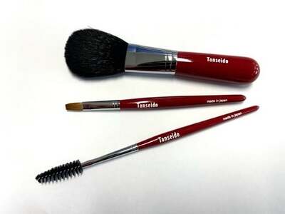 熊野化粧筆 ベーシックセット II(軸色:赤)[メイクブラシ 化粧筆 フェイスブラシ チークブラシ アイシャドウブラシ 熊野筆 伝統工芸 職人技 高級筆 セット ギフト 贈り物] 21-38