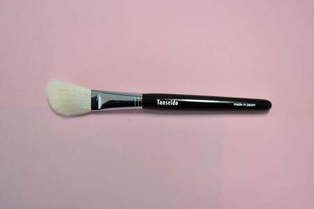 熊野化粧筆 ハイライトブラシ WH14[メイクブラシ 化粧筆 ハイライト シェーディング 立体感 化粧 メイク コスメ 美容 熊野筆 伝統工芸 職人技 高級筆] 21-55