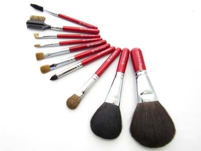 熊野化粧筆 レッドパールスペシャル10本セット [メイクブラシ 化粧筆 フェイスブラシ ファンデーション チーク パウダー ハイライト メイク コスメ 美容 スキンケア 立体感 透明感 ツヤ感 マット肌 ナチュラルメイク しっかり しわ シミ 毛穴 クマ 乾燥 ほうれい線 たるみ くすみ テカリ 崩れ 皮脂 乾燥肌 敏感肌 ニキビ 黒ずみ 色ムラ] 22-15