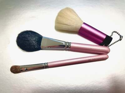 熊野化粧筆 ピンクパール3本セット[高級化粧筆2本セット+洗顔ブラシ(抗菌加工)][メイクブラシ 化粧筆 フェイスブラシ チークブラシ 洗顔ブラシ 熊野筆 伝統工芸 職人技 高級筆 セット ギフト 贈り物] 22-24