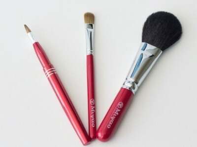 熊野化粧筆 メイクブラシ3点セット(レッドパール)BR-5-1[メイクブラシ 化粧筆 フェイスブラシ チークブラシ アイシャドウブラシ 熊野筆 伝統工芸 職人技 高級筆 セット ギフト 贈り物] 22-29