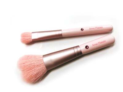 熊野化粧筆 ハート2本セット ピンク[メイクブラシ 化粧筆 フェイスブラシ チークブラシ 熊野筆 伝統工芸 職人技 高級筆 セット ギフト 贈り物] 23-8