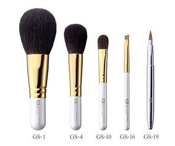 熊野化粧筆 GSシリーズ5点セットブラシ[メイクブラシ 化粧筆 フェイスブラシ チークブラシ アイシャドウブラシ 熊野筆 伝統工芸 職人技 高級筆 セット ギフト 贈り物] 26-64