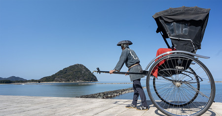 萩を人力車で駆け抜ける“幕末志士が好んだ松陰門下ランチ"と武家屋敷でのブレンドコーヒー満喫体験型ツアー返礼品2名様分|HGH00048
