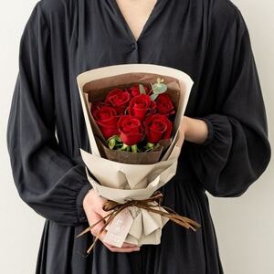 ホシファームのフリルブーケ ルージュ8本_花・観葉植物 花 _[配送不可地域:離島・北海道・沖縄県]