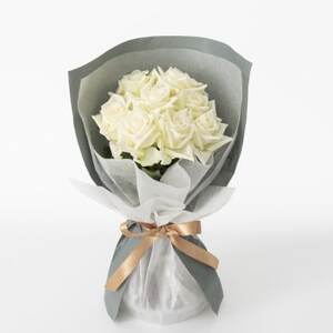 ホシファーム 届いた姿でそのまま飾れるスタンディング薔薇ブーケ ピュア8本_花・観葉植物 花 _[配送不可地域:離島・北海道・沖縄県]