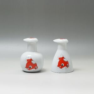 金魚絵入り醤油さし(丸型・三角型)2個セット_雑貨・日用品 キッチン用品 _