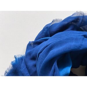 藍の大きなふんわりストール_装飾品・工芸品 ショール・ストール 服飾小物 _